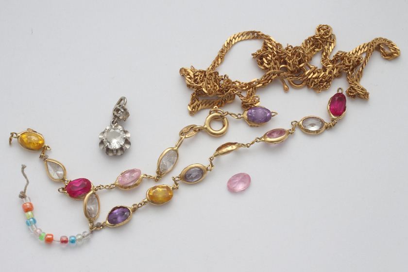 vieux bijoux